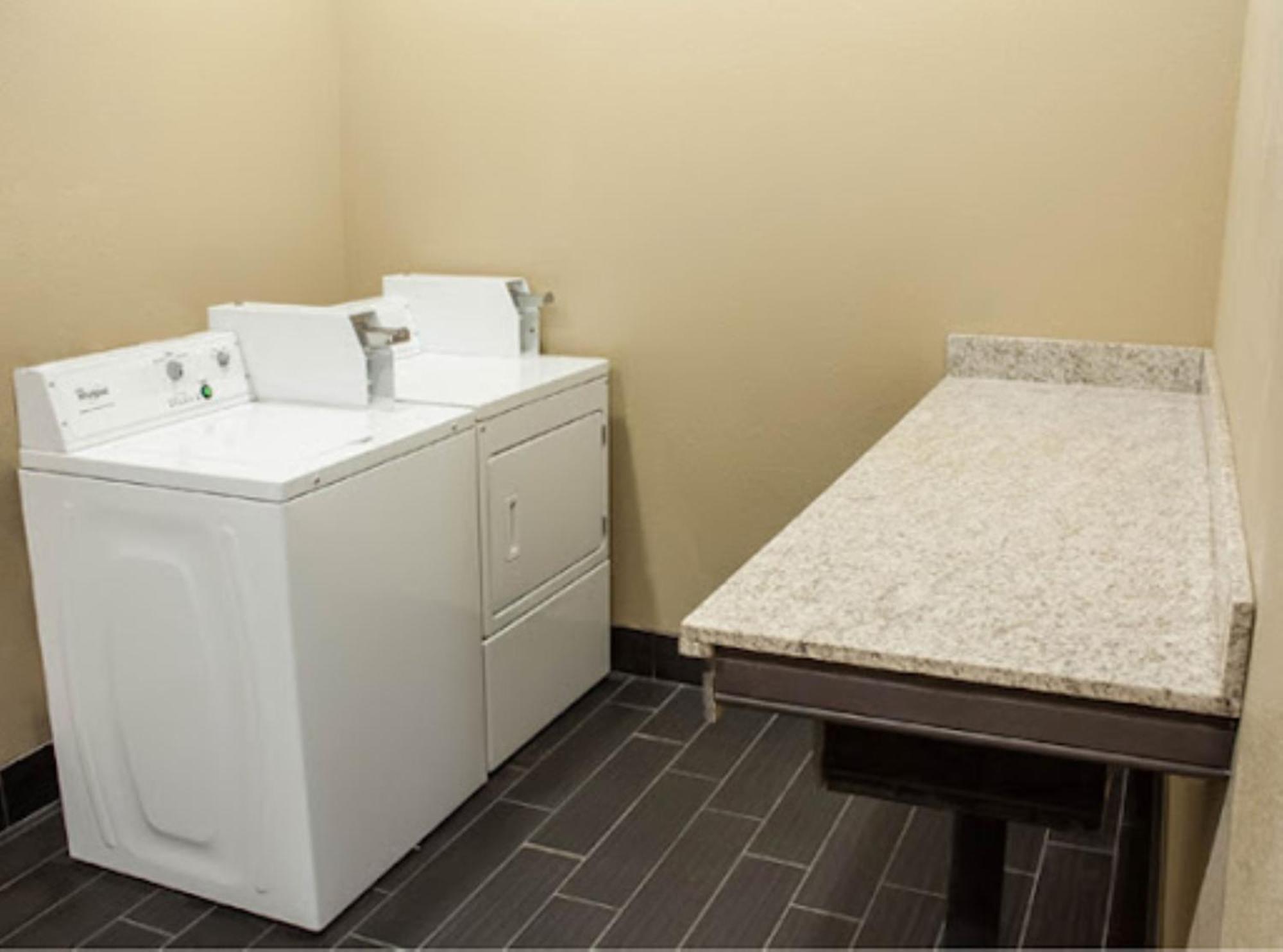 Holiday Inn Express & Suites Chicago - Matteson By Ihg 외부 사진