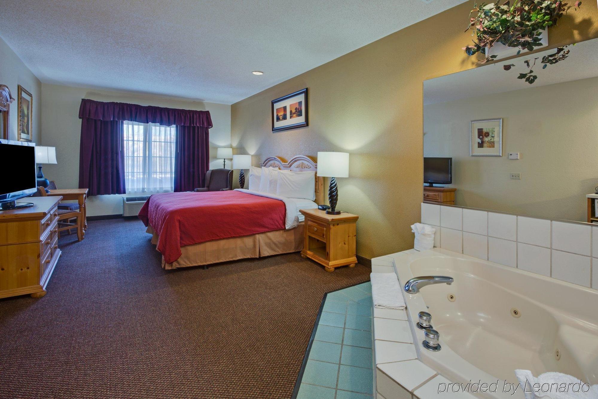 Holiday Inn Express & Suites Chicago - Matteson By Ihg 객실 사진